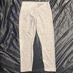 Fabletics Define PowerHold HighWaisted 7/8 Leggings in Soft White Mini Neue Camo